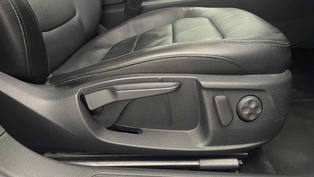 2014 Volkswagen Passat 118 Tsi, Automatic, 114680 km, Drivers Side Adjustment Panel