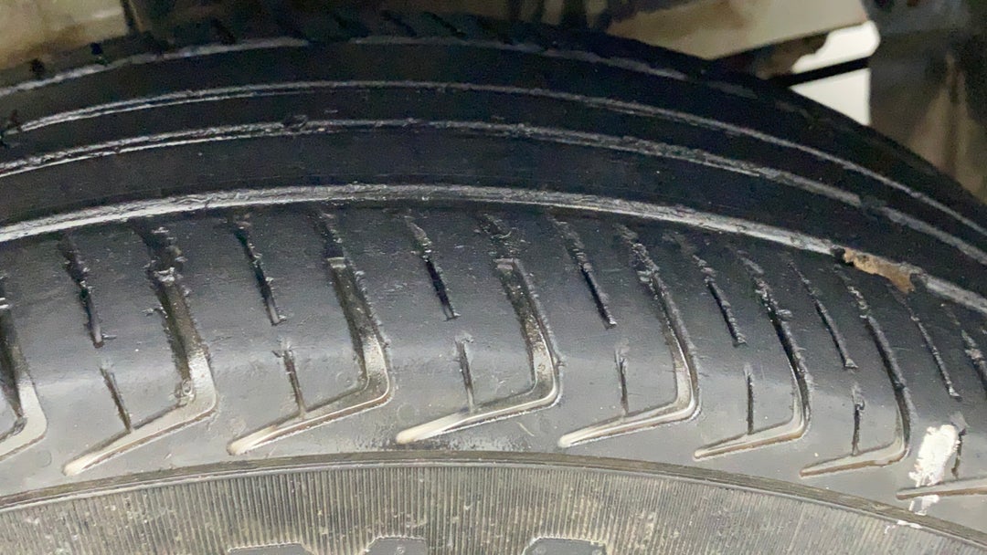 Right Front Tyre Tread