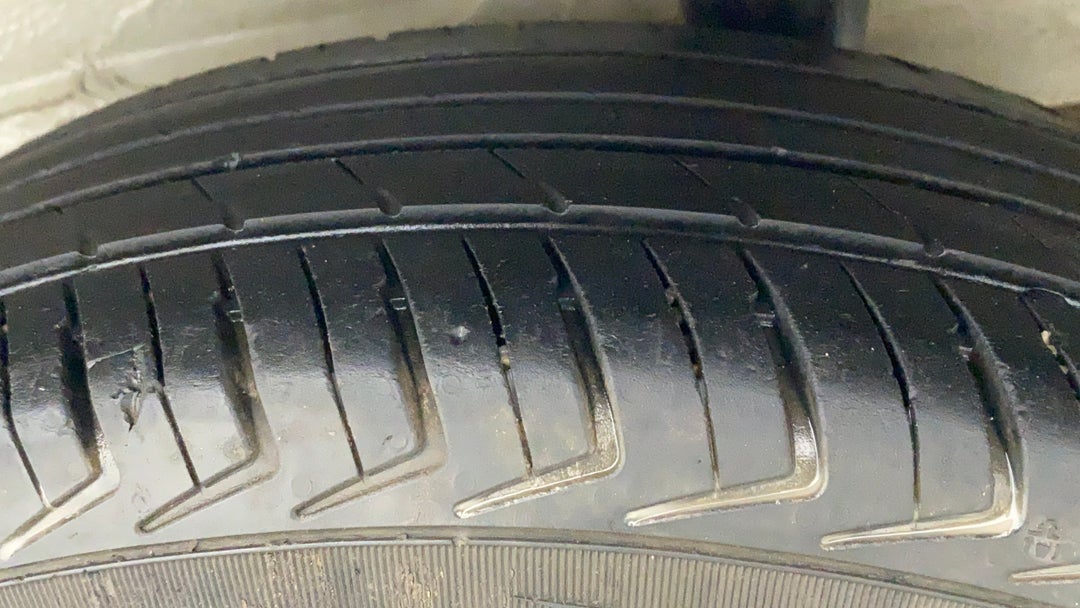 Left Rear Tyre Tread