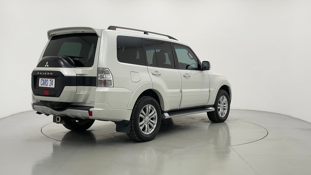 Right Back Diagonal (45- Degree) View