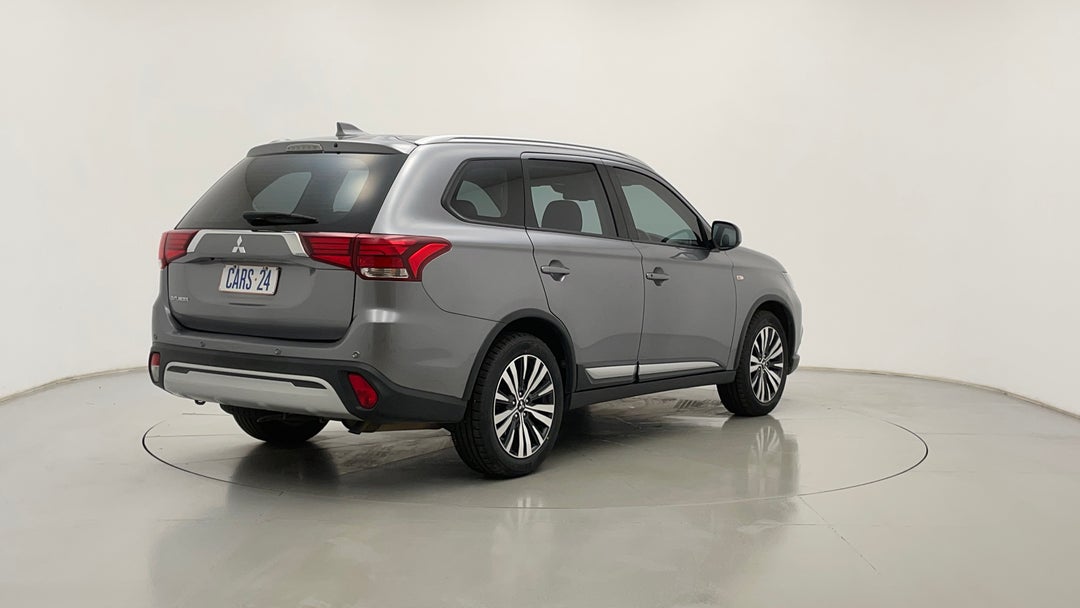 Right Back Diagonal (45- Degree) View