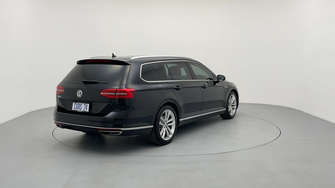 Right Back Diagonal (45- Degree) View