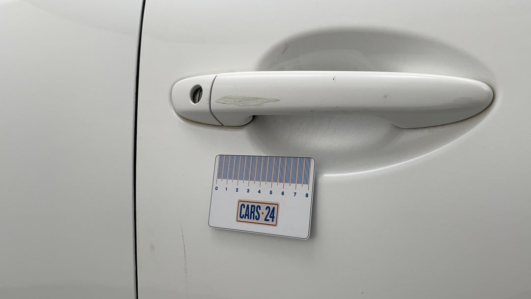 Door Handles Front RHS Scratch