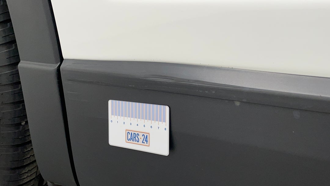 Doors Rear RHS Scratch