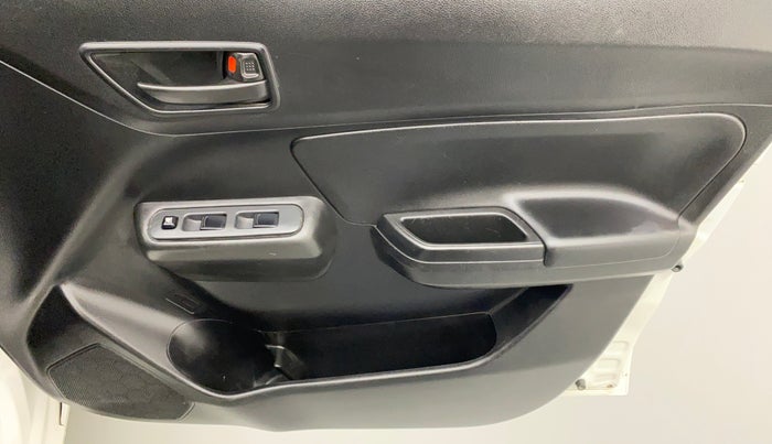 2018 Maruti Swift LXI D, Petrol, Manual, 16,083 km, Driver Side Door Panels Control