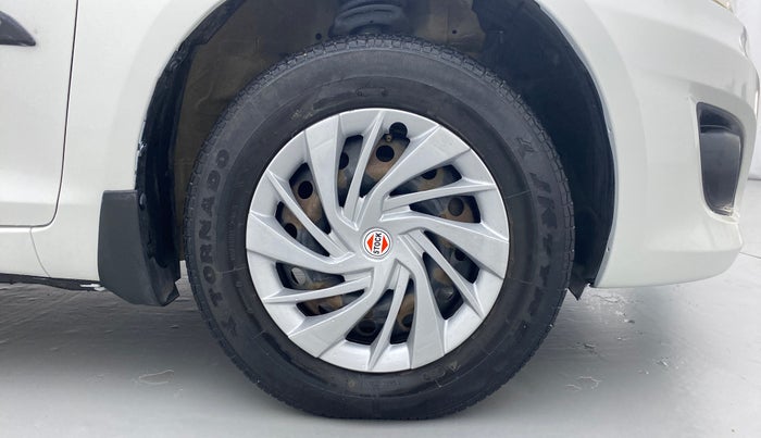 2014 Maruti Swift Dzire VDI BS IV, Diesel, Manual, 1,48,360 km, Right Front Tyre