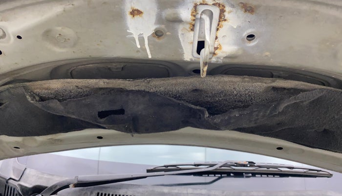 2018 Datsun Redi Go T (O), CNG, Manual, 1,02,241 km, Bonnet (hood) - Insulation cover has minor damage