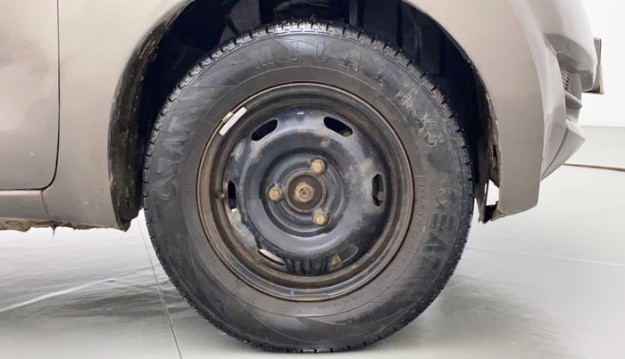 2018 Datsun Redi Go T (O), CNG, Manual, 1,02,241 km, Right Front Wheel