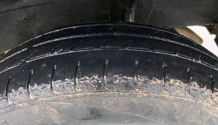 2018 Datsun Redi Go T (O), CNG, Manual, 1,02,241 km, Left Rear Tyre Tread