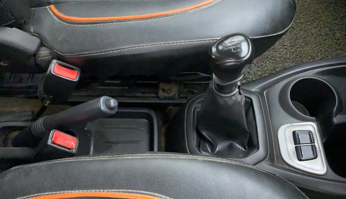 2018 Datsun Redi Go T (O), CNG, Manual, 1,02,241 km, Gear Lever