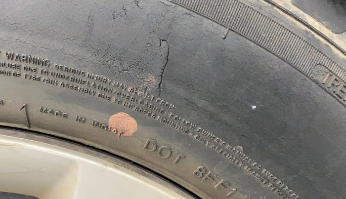 2018 Maruti Swift VXI AMT, Petrol, Automatic, 26,366 km, Left front tyre - Minor crack