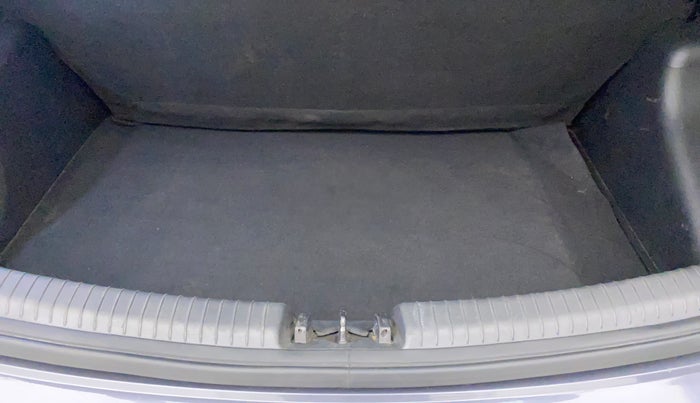 2015 Hyundai Grand i10 SPORTZ 1.2 KAPPA VTVT, Petrol, Manual, 1,00,139 km, Boot Inside