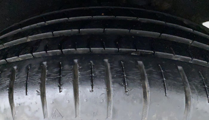 2016 Maruti Baleno ZETA 1.2 K12, Petrol, Manual, 24,883 km, Left Front Tyre Tread
