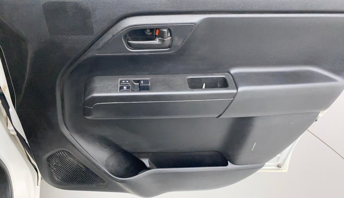 2019 Maruti New Wagon-R LXI CNG (O) 1.0, CNG, Manual, 47,326 km, Driver Side Door Panels Control