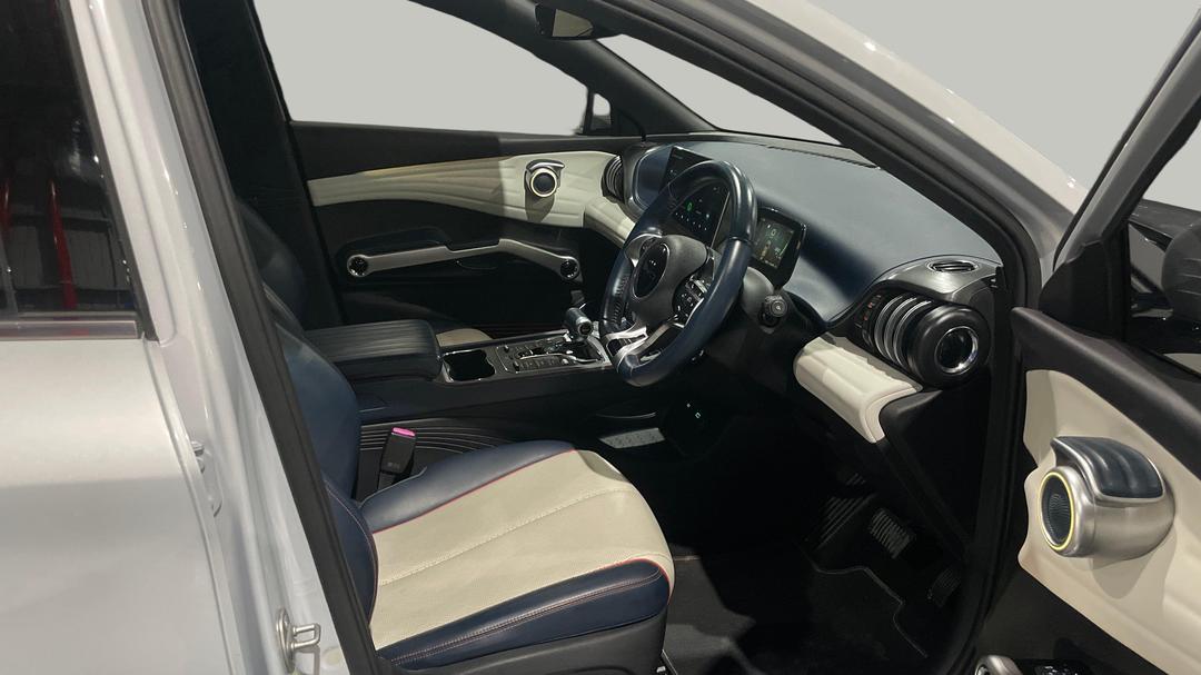 2022 Byd Atto 3 Extended Range, Automatic, 41449 km, Right Side Front Door Cabin View