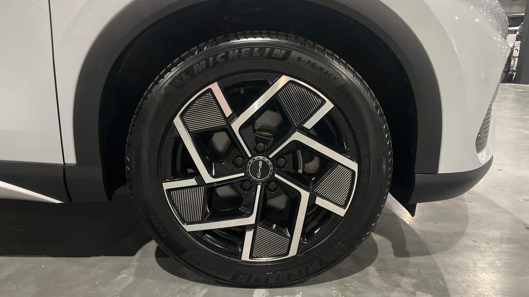 2022 Byd Atto 3 Extended Range, Automatic, 41449 km, Right Front Wheel