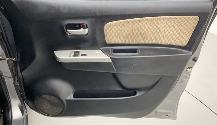 2017 Maruti Wagon R 1.0 LXI, CNG, Manual, 51,165 km, Driver Side Door Panels Control