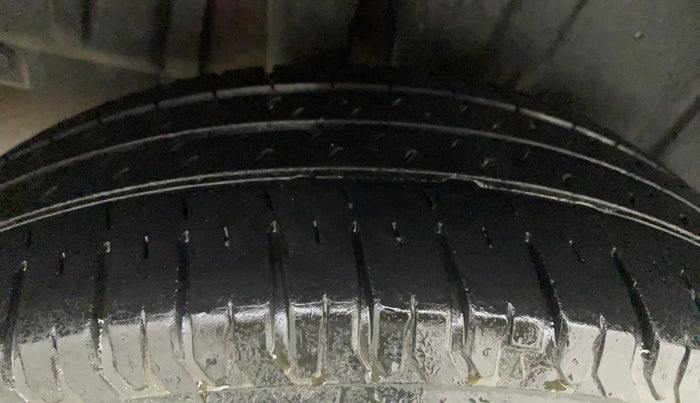 2019 Maruti Ertiga ZXI+ SHVS, Petrol, Manual, 89,653 km, Right Rear Tyre Tread