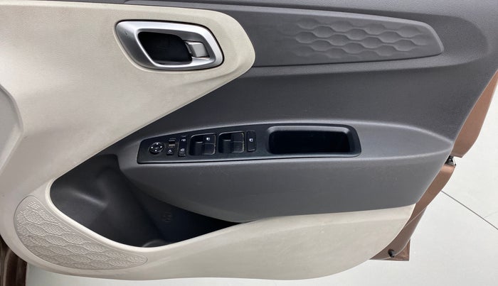 2020 Hyundai AURA SX PETROL, Petrol, Manual, 35,203 km, Driver Side Door Panels Control