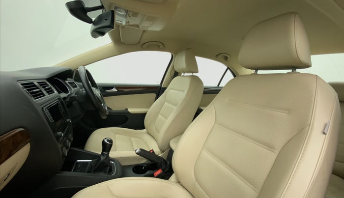 2016 Volkswagen Jetta COMFORTLINE 1.4 TSI MT, Petrol, Manual, 17,105 km, Right Side Front Door Cabin