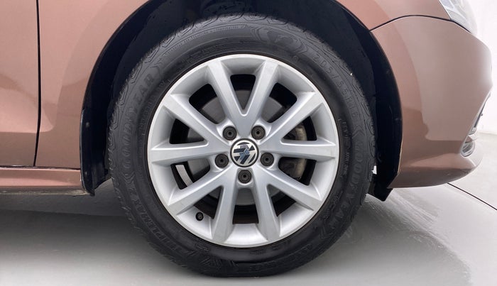 2016 Volkswagen Jetta COMFORTLINE 1.4 TSI MT, Petrol, Manual, 17,105 km, Right Front Wheel