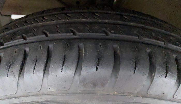 2018 Maruti Dzire VXI, Petrol, Manual, 41,131 km, Left Front Tyre Tread