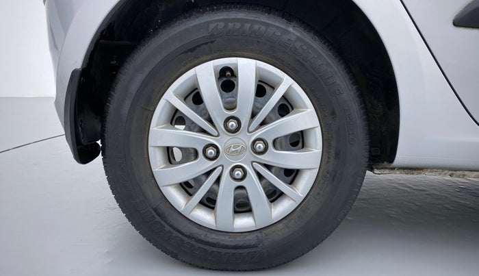 2015 Hyundai i10 SPORTZ 1.1 IRDE2, Petrol, Manual, 27,934 km, Right Rear Wheel