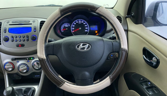 2015 Hyundai i10 SPORTZ 1.1 IRDE2, Petrol, Manual, 27,934 km, Steering Wheel Close Up