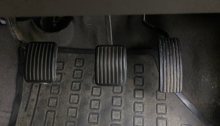 2015 Hyundai i10 SPORTZ 1.1 IRDE2, Petrol, Manual, 27,934 km, Pedals
