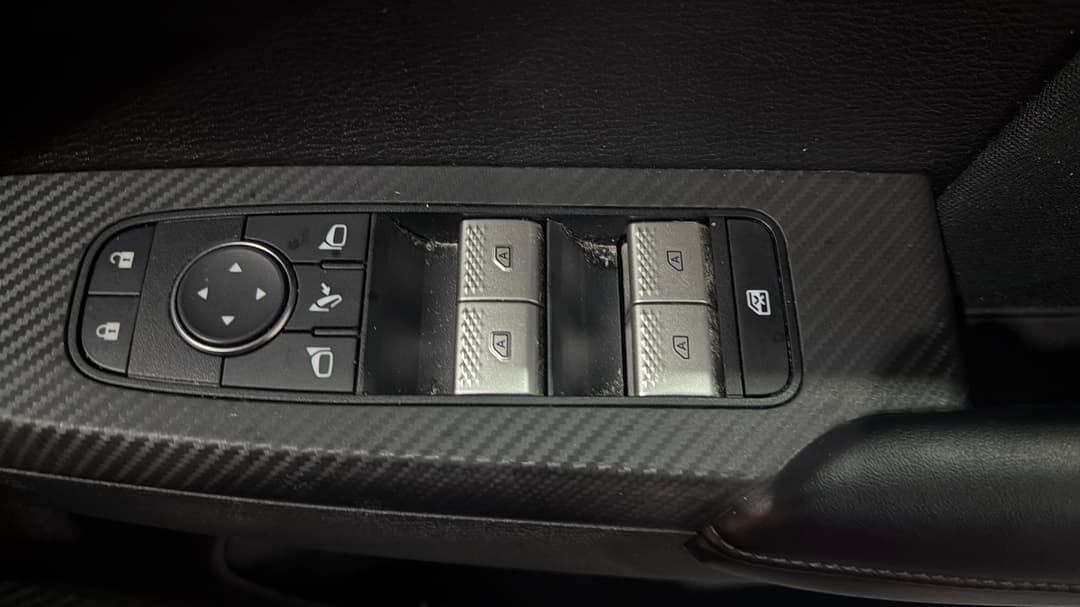 2022 Mitsubishi Outlander Ls 7 Seat (AWD), Automatic, 71848 km, Drivers Side Door Panel Controls