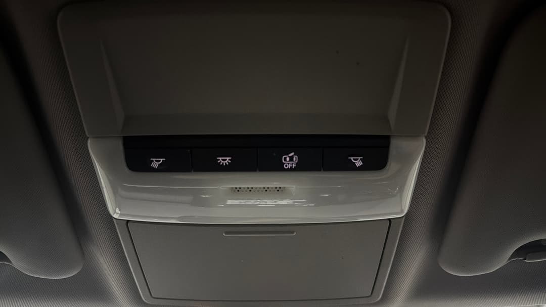 2022 Mitsubishi Outlander Ls 7 Seat (AWD), Automatic, 71848 km, On-Roof Controls/Sunglass holder
