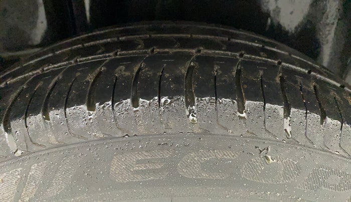 2019 Maruti Ciaz DELTA DIESEL 1.5, Diesel, Manual, 60,619 km, Right Rear Tyre Tread