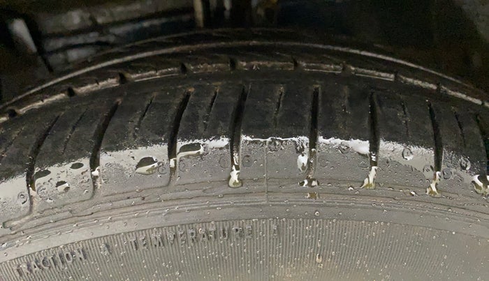 2019 Maruti Ciaz DELTA DIESEL 1.5, Diesel, Manual, 60,619 km, Left Front Tyre Tread