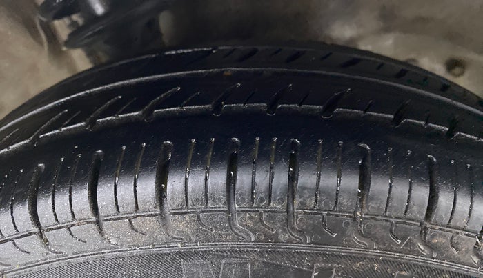2017 Maruti Alto 800 LXI, Petrol, Manual, 40,530 km, Right Front Tyre Tread