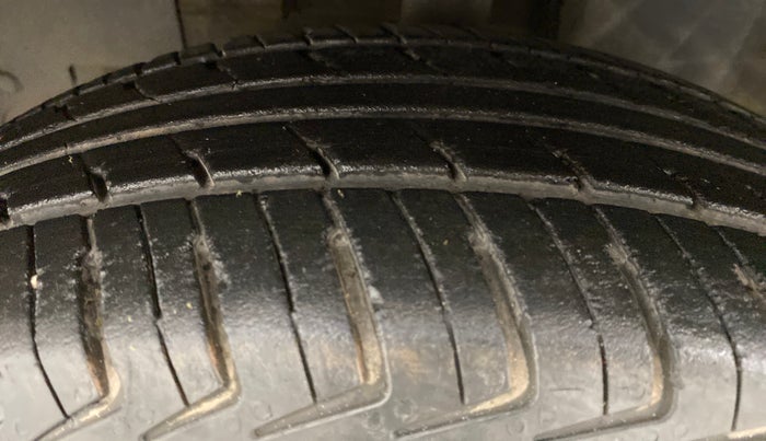 2017 Datsun Redi Go T (O), Petrol, Manual, 17,617 km, Left Front Tyre Tread