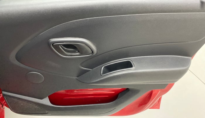 2017 Datsun Redi Go T (O), Petrol, Manual, 17,617 km, Driver Side Door Panels Control