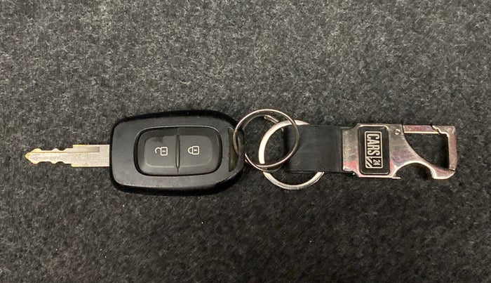 2017 Datsun Redi Go T (O), Petrol, Manual, 17,617 km, Key Close Up