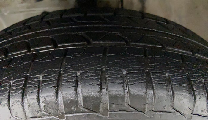 2011 Toyota Etios G, Petrol, Manual, 21,963 km, Right Rear Tyre Tread
