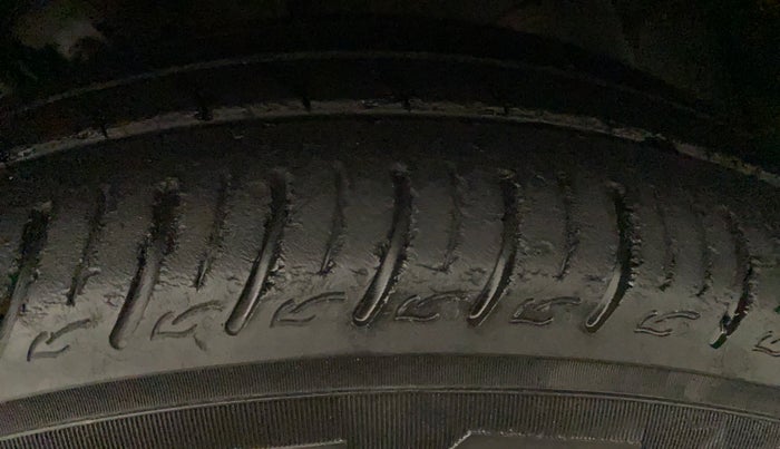 2017 Maruti Dzire ZDI PLUS, Diesel, Manual, 92,625 km, Left Rear Tyre Tread