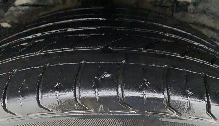 2015 Hyundai Elite i20 1.4 CRDI ASTA (O), Diesel, Manual, 60,205 km, Right Front Tyre Tread