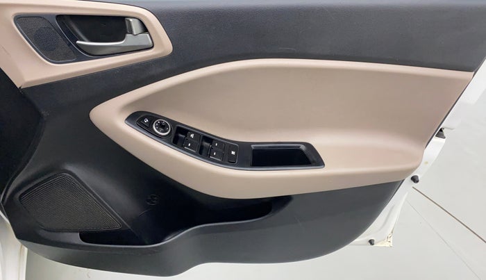 2015 Hyundai Elite i20 1.4 CRDI ASTA (O), Diesel, Manual, 60,205 km, Driver Side Door Panels Control