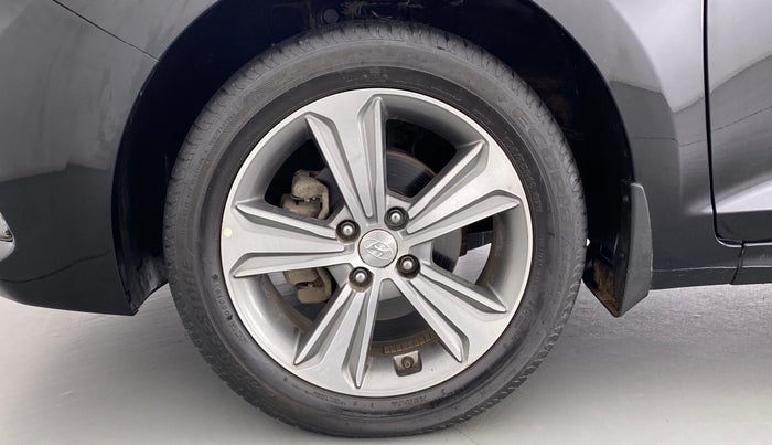 2018 Hyundai Verna 1.6 CRDI SX, Diesel, Manual, 30,359 km, Left Front Wheel