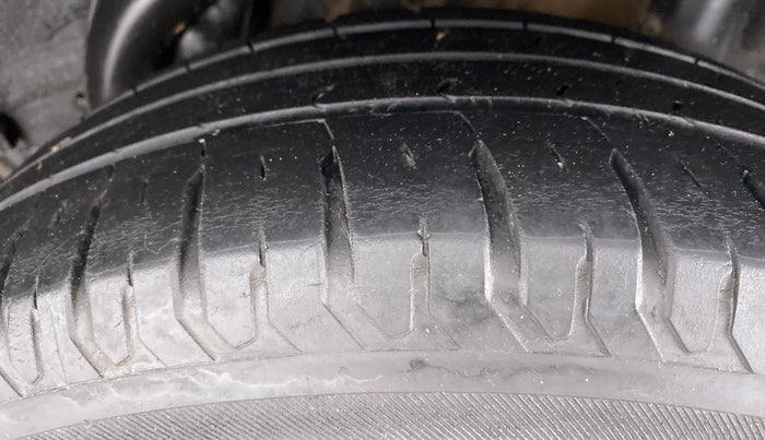 2018 Hyundai Verna 1.6 CRDI SX, Diesel, Manual, 30,359 km, Left Rear Tyre Tread