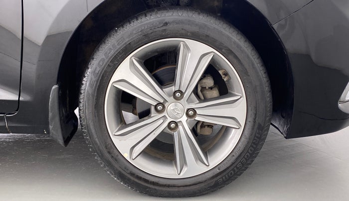 2018 Hyundai Verna 1.6 CRDI SX, Diesel, Manual, 30,359 km, Right Front Wheel