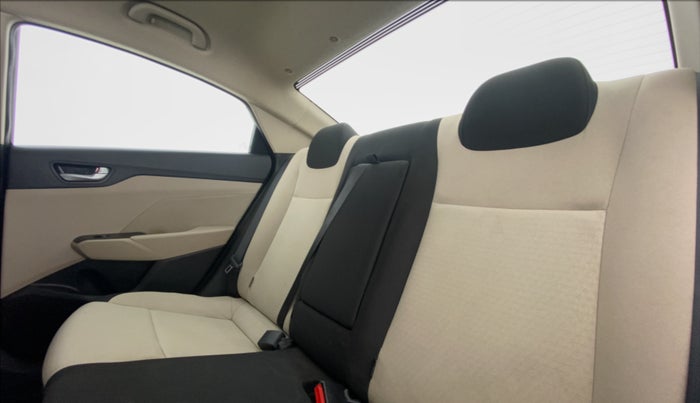 2018 Hyundai Verna 1.6 CRDI SX, Diesel, Manual, 30,359 km, Right Side Rear Door Cabin