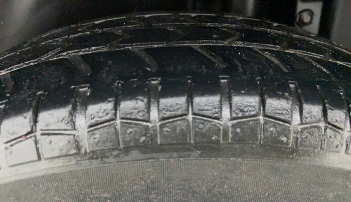 2013 Maruti Swift VDI, Diesel, Manual, 44,253 km, Left Rear Tyre Tread