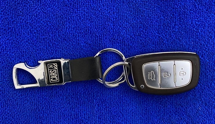 2015 Hyundai Grand i10 ASTA AT 1.2 KAPPA VTVT, Petrol, Automatic, 81,360 km, Key Close Up
