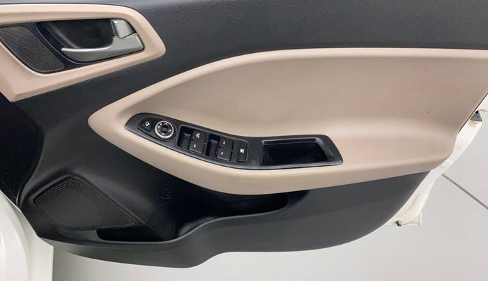 2016 Hyundai Elite i20 SPORTZ 1.4, Diesel, Manual, 1,29,320 km, Driver Side Door Panels Controls