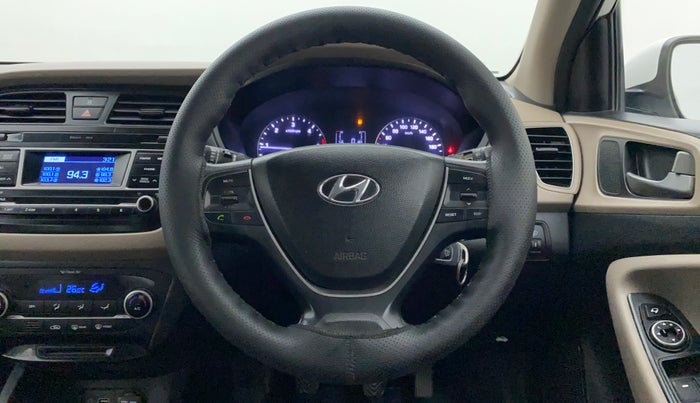 2016 Hyundai Elite i20 SPORTZ 1.4, Diesel, Manual, 1,29,320 km, Steering Wheel Close-up