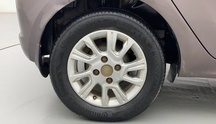 2017 Tata Tiago XZ PETROL, Petrol, Manual, 1,03,107 km, Right Rear Wheel